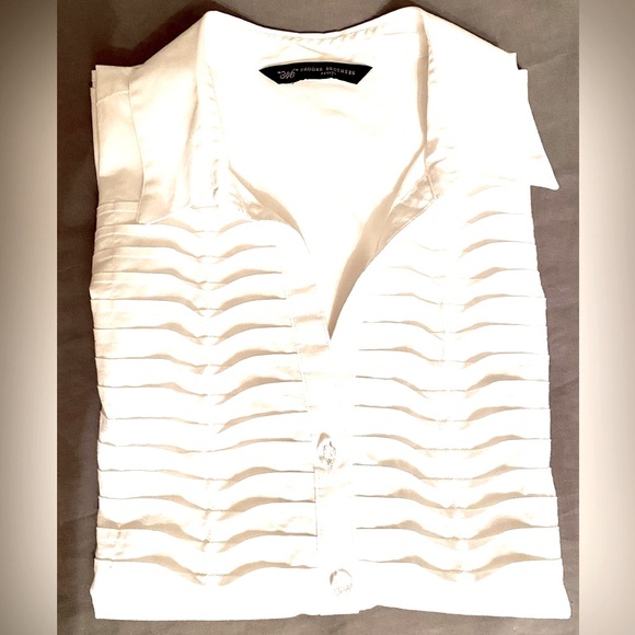 💕2 for $25💕Brooks Bros. Sleeveless blouse M - Picture 1 of 6